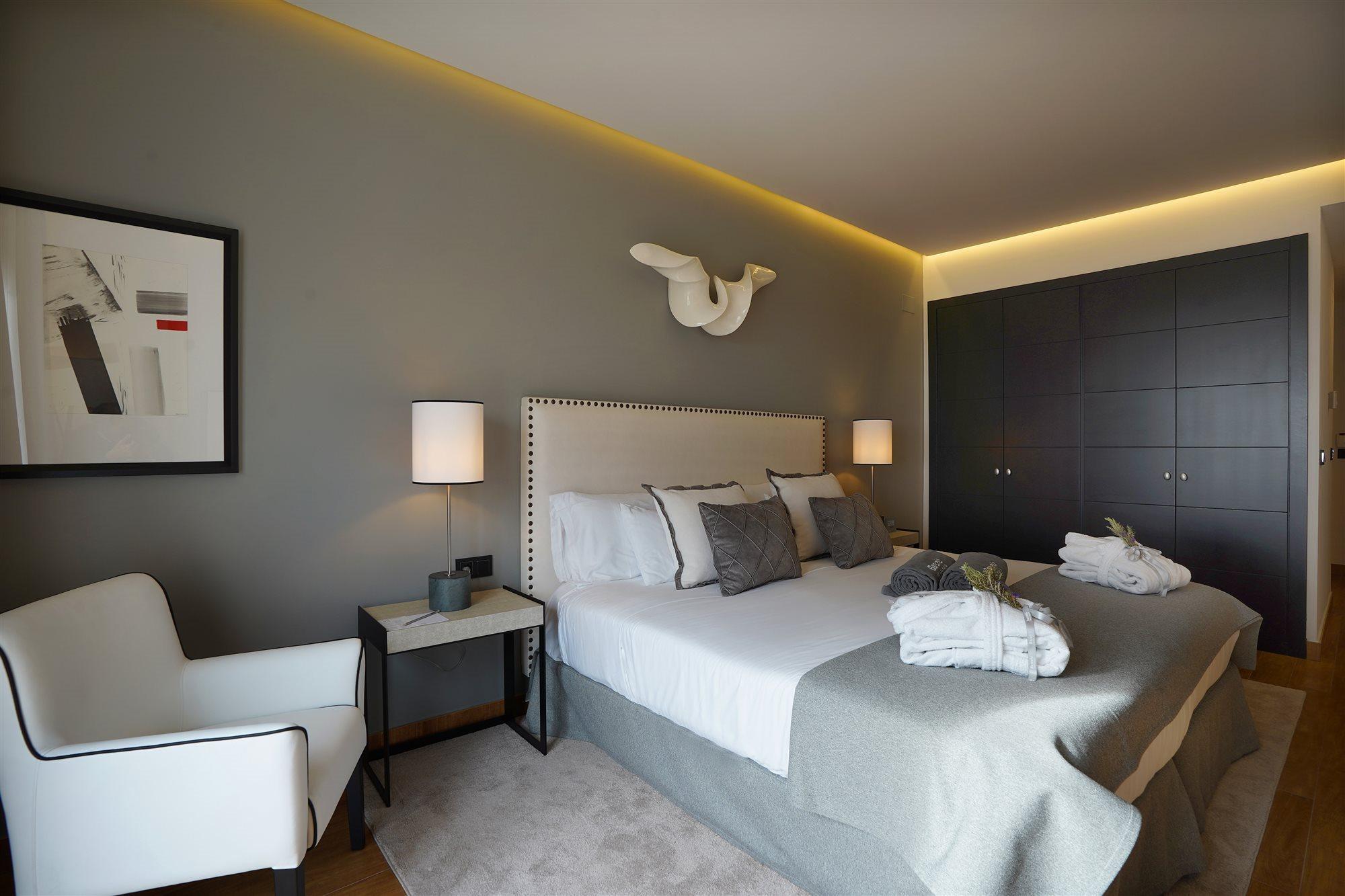 Barcelo & Aracena